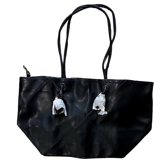 Black Shoulder Tote Handbag with Magnetic closure - Picture 1 of 8